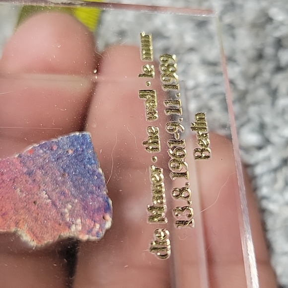 Genuine Piece of the Berlin Wall in an Acrylic Display the Left One - Picture 4 of 5